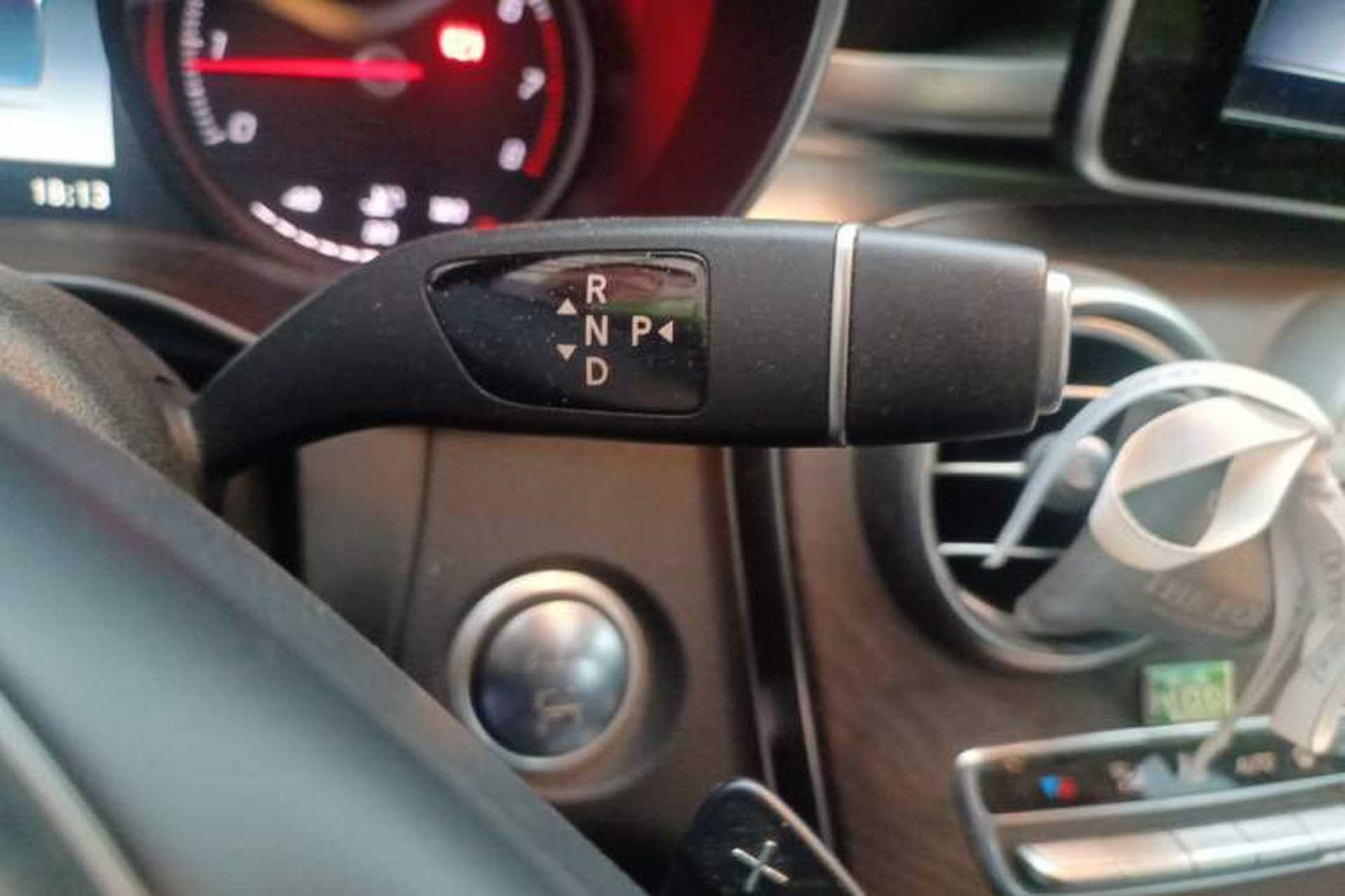 Used Mercedes-Benz GLC 2019 Refreshed GLC 300 L 4MATIC Dynamic Edition Gear Lever