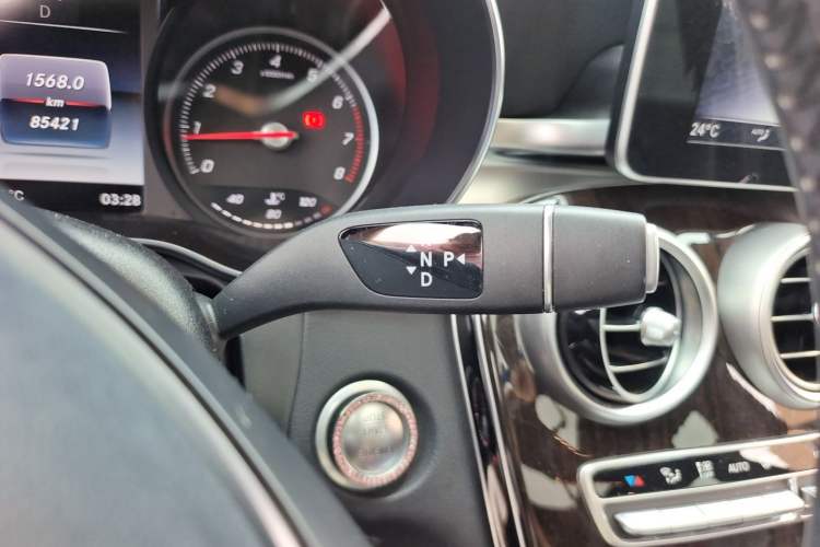 Used Mercedes-Benz GLC 2019 Facelift GLC 260 L 4MATIC Luxury Model Gear Lever