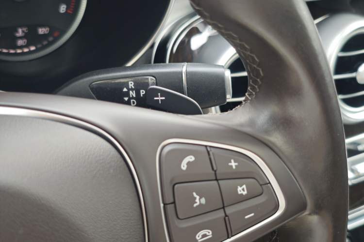 Used Mercedes-Benz GLC 2019 Facelift GLC 260 L 4MATIC Luxury Model Gear Lever