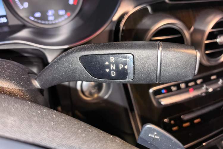 Used Mercedes-Benz GLC 2019 GLC 260 L 4MATIC Dynamic Model Gear Lever
