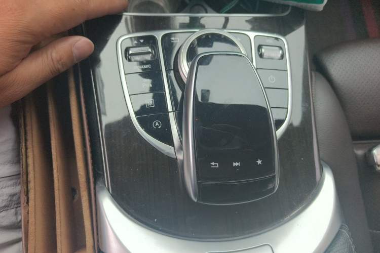 Used Mercedes-Benz GLC 2019 GLC 260 L 4MATIC Luxury Model Gear Lever