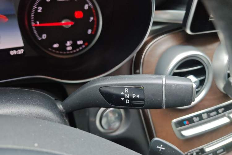 Used Mercedes-Benz GLC 2019 GLC 300 L 4MATIC Dynamic Model Gear Lever