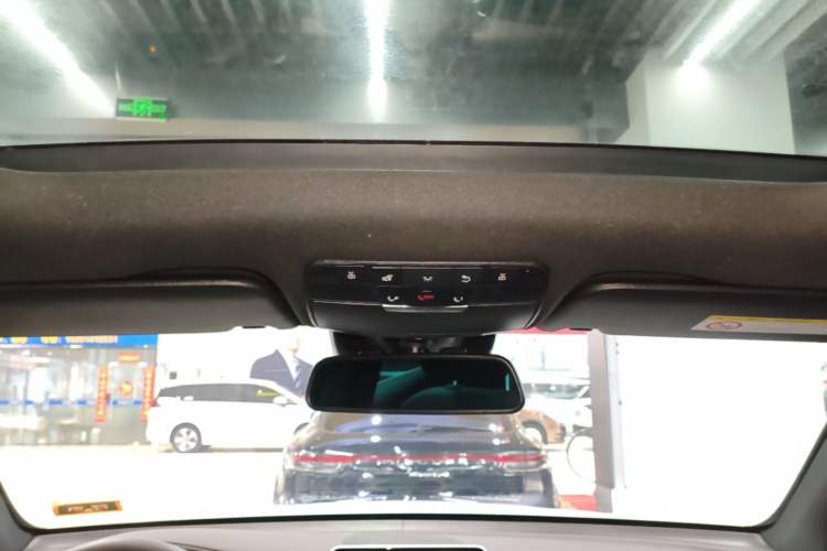 Used Mercedes-Benz GLC 2019 Facelift GLC 260 L 4MATIC Luxury Model Headliner