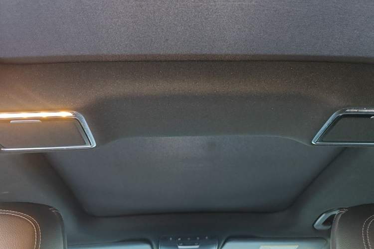 Used Mercedes-Benz GLC 2019 GLC 300 L 4MATIC Dynamic Model Headliner