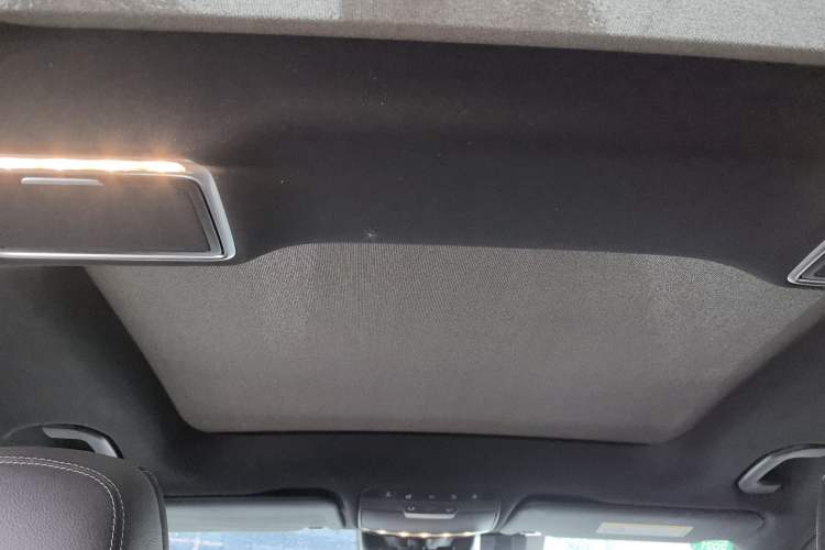 Used Mercedes-Benz GLC 2019 GLC 300 L 4MATIC Dynamic Model Headliner
