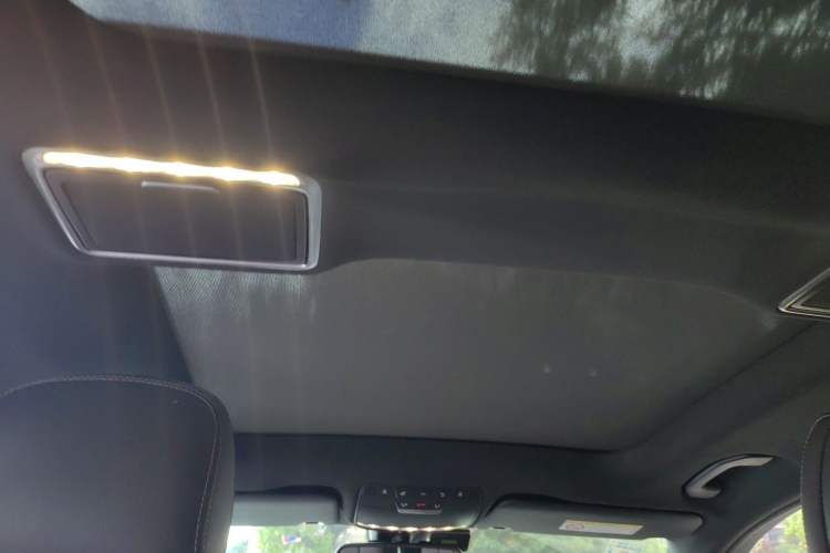 Used Mercedes-Benz GLC 2019 GLC 260 L 4MATIC Dynamic Model Headliner