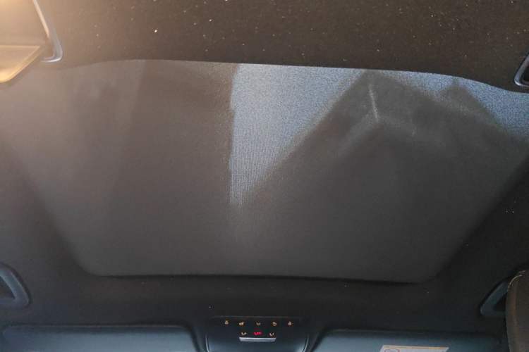 Used Mercedes-Benz GLC 2019 GLC 300 L 4MATIC Dynamic Model Headliner