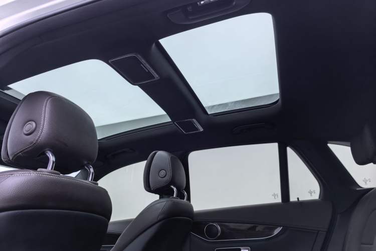 Used Mercedes-Benz GLC 2019 Facelift GLC 260 L 4MATIC Luxury Model Headliner