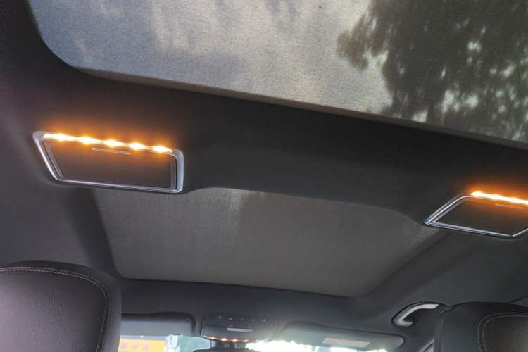 Used Mercedes-Benz GLC 2019 GLC 260 L 4MATIC Dynamic Model Headliner