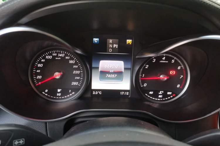 Used Mercedes-Benz GLC 2019 GLC 300 L 4MATIC Dynamic Model Instrument Cluster
