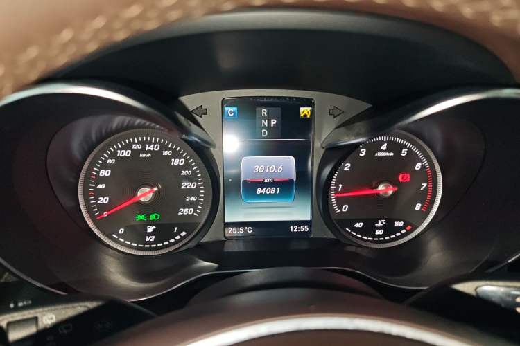 Used Mercedes-Benz GLC 2019 Refreshed GLC 300 L 4MATIC Dynamic Edition Instrument Cluster