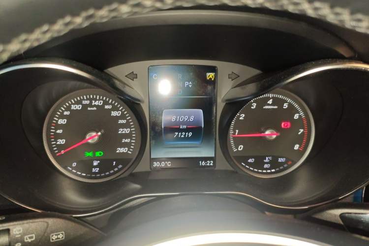 Used Mercedes-Benz GLC 2019 Facelift GLC 260 L 4MATIC Luxury Model Instrument Cluster