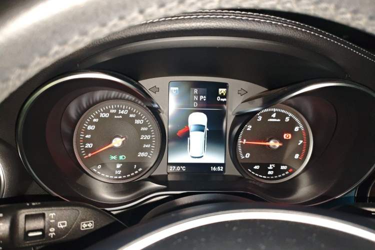 Used Mercedes-Benz GLC 2019 GLC 260 L 4MATIC Luxury Model Instrument Cluster