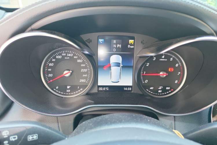 Used Mercedes-Benz GLC 2019 Refreshed GLC 300 L 4MATIC Dynamic Edition Instrument Cluster