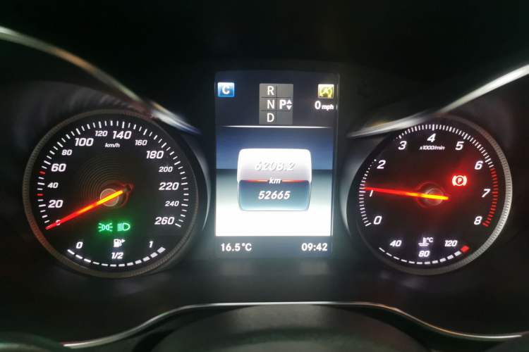 Used Mercedes-Benz GLC 2019 GLC 260 4MATIC Luxury Model Instrument Cluster