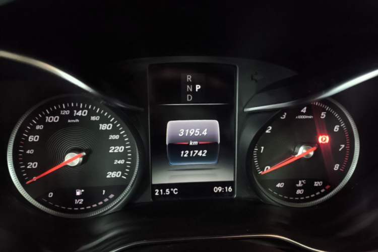 Used Mercedes-Benz GLC 2019 GLC 260 4MATIC Luxury Model Instrument Cluster