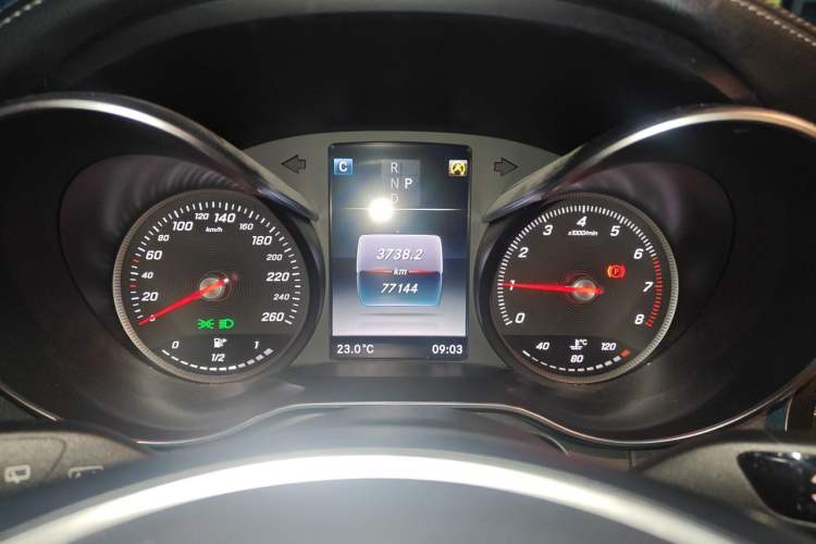 Used Mercedes-Benz GLC 2019 GLC 300 L 4MATIC Dynamic Model Instrument Cluster