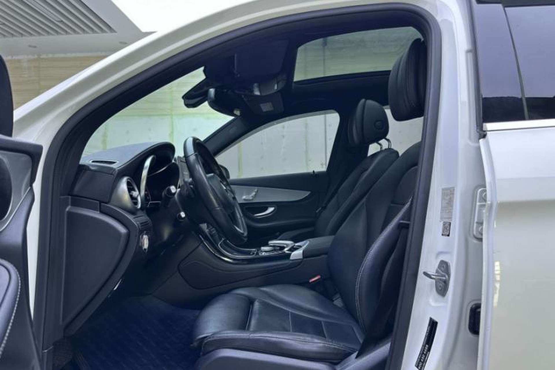 Used Mercedes-Benz GLC 2019 GLC 200 L 4MATIC Interior 1