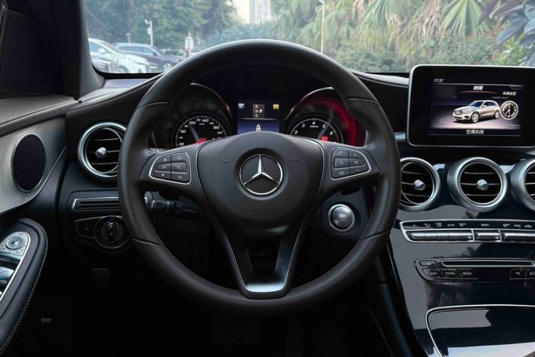 Used Mercedes-Benz GLC 2019 GLC 200 L 4MATIC Interior 1