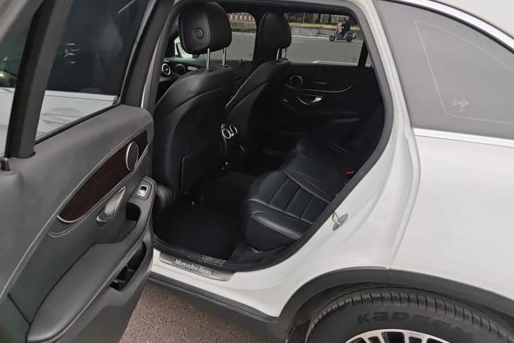 Used Mercedes-Benz GLC 2019 GLC 260 L 4MATIC Dynamic Model Interior 1