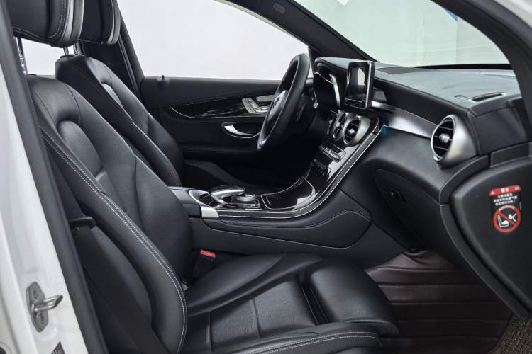 Used Mercedes-Benz GLC 2019 Facelift GLC 260 L 4MATIC Luxury Model Interior 1