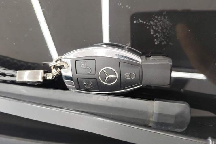 Used Mercedes-Benz GLC 2019 GLC 260 L 4MATIC Luxury Model Interior 1