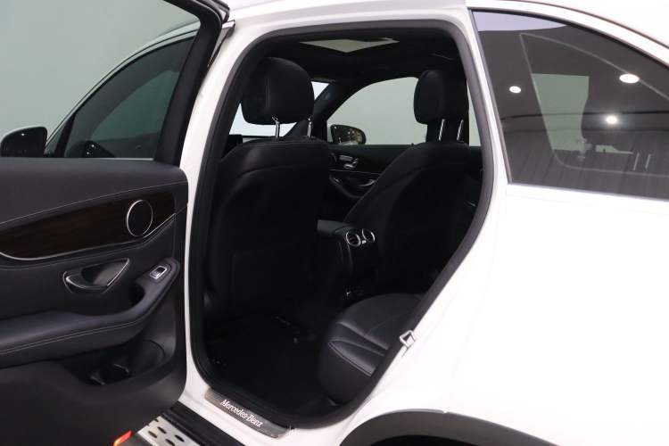 Used Mercedes-Benz GLC 2019 Facelift GLC 260 L 4MATIC Luxury Model Interior 1