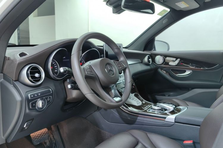 Used Mercedes-Benz GLC 2019 Facelift GLC 260 L 4MATIC Luxury Model Interior 1