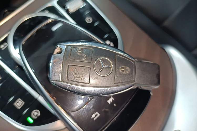 Used Mercedes-Benz GLC 2019 Refreshed GLC 300 L 4MATIC Dynamic Edition Interior 1