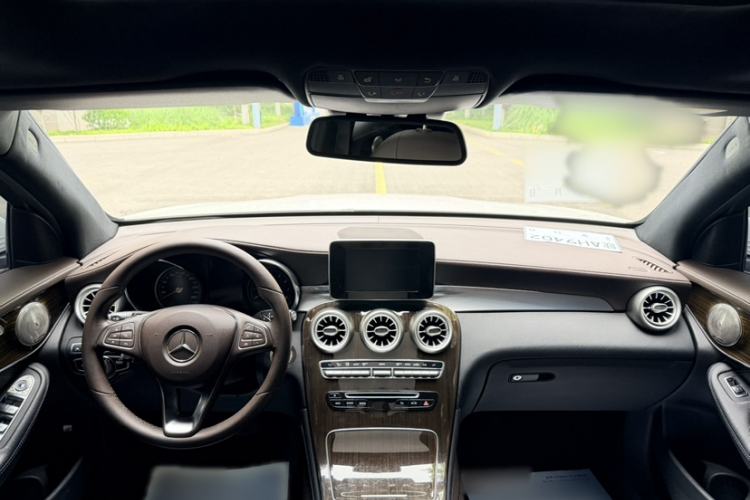 Used Mercedes-Benz GLC 2019 Facelift GLC 260 L 4MATIC Luxury Model Interior 1