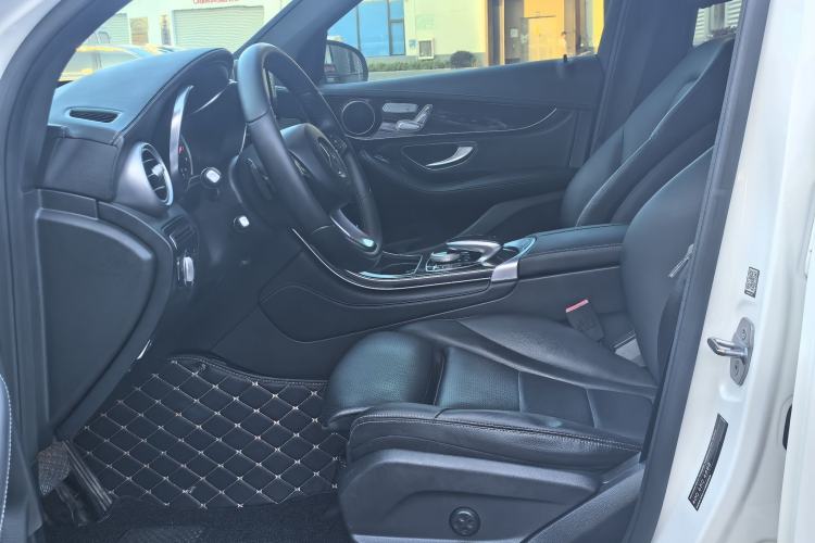 Used Mercedes-Benz GLC 2019 GLC 260 L 4MATIC Dynamic Model Interior 1