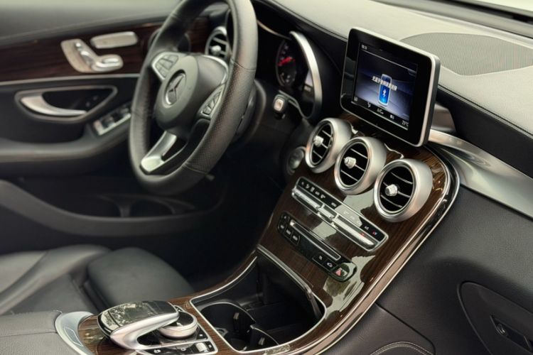 Used Mercedes-Benz GLC 2019 Facelift GLC 260 L 4MATIC Luxury Model Interior 1