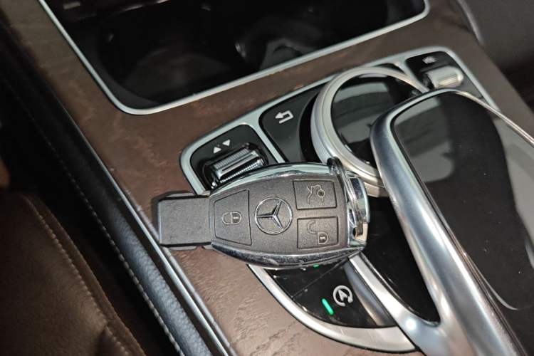 Used Mercedes-Benz GLC 2019 GLC 300 L 4MATIC Dynamic Model Interior 1