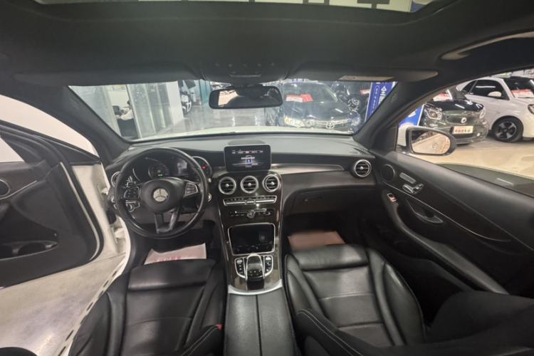 Used Mercedes-Benz GLC 2019 GLC 260 L 4MATIC Dynamic Model Interior 2