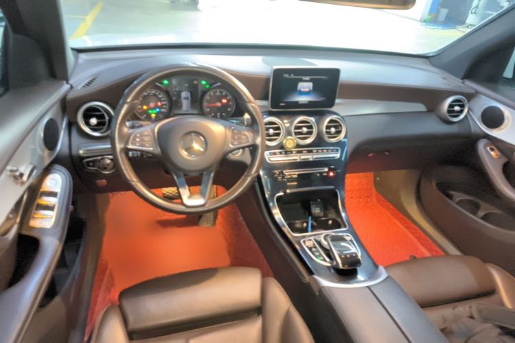 Used Mercedes-Benz GLC 2019 GLC 200 L 4MATIC Interior 2