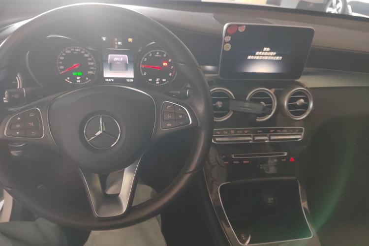 Used Mercedes-Benz GLC 2019 GLC 260 L 4MATIC Dynamic Model Interior 2