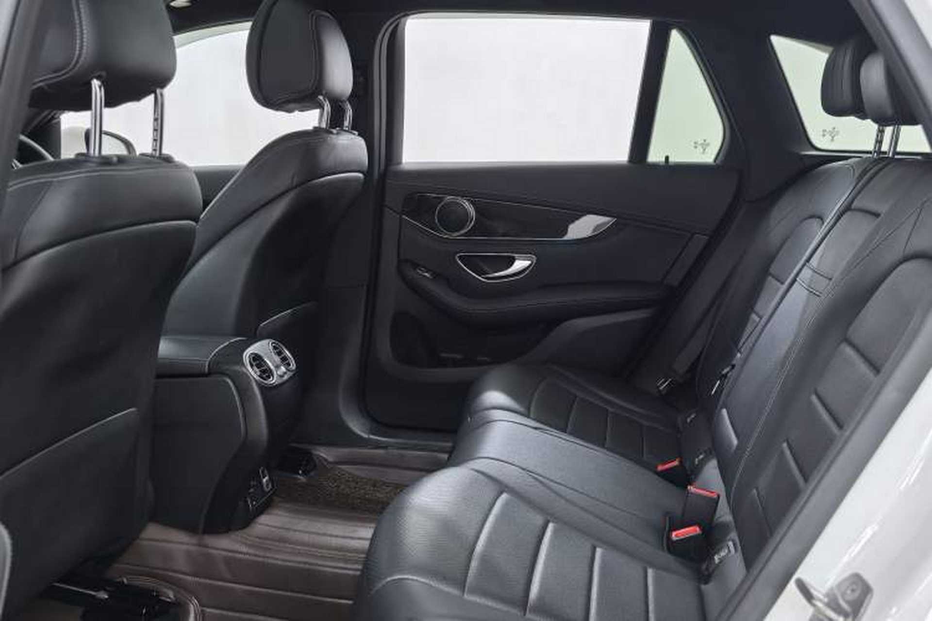 Used Mercedes-Benz GLC 2019 Facelift GLC 260 L 4MATIC Luxury Model Interior 2