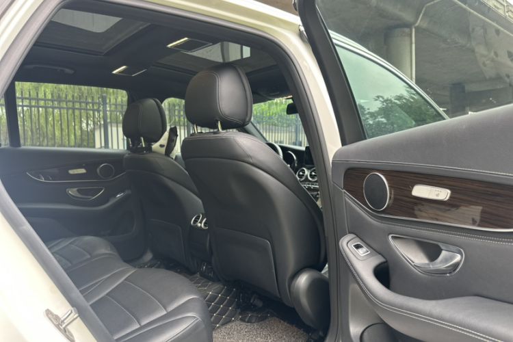 Used Mercedes-Benz GLC 2019 Facelift GLC 260 L 4MATIC Luxury Model Interior 2