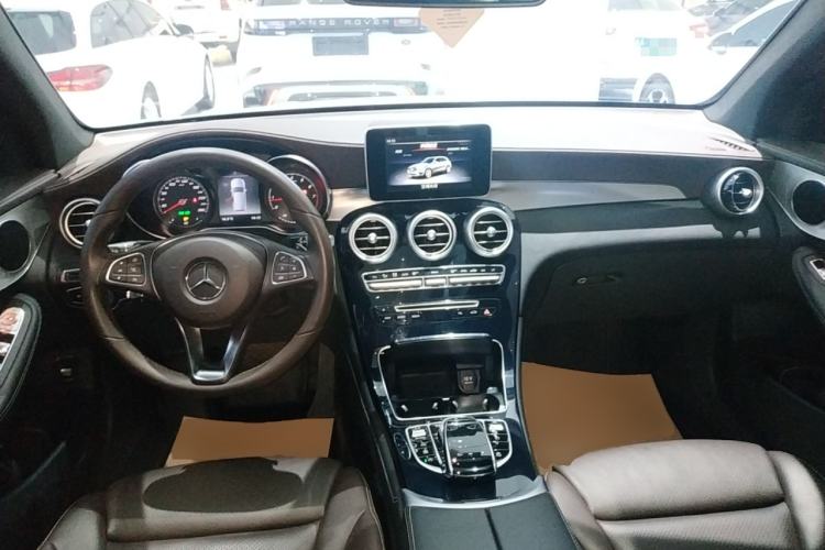 Used Mercedes-Benz GLC 2019 GLC 200 L 4MATIC Interior 2