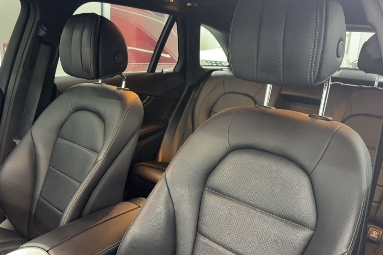 Used Mercedes-Benz GLC 2019 Facelift GLC 260 L 4MATIC Luxury Model Interior 2