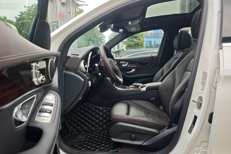 Used Mercedes-Benz GLC 2019 Facelift GLC 260 L 4MATIC Luxury Model Interior 2