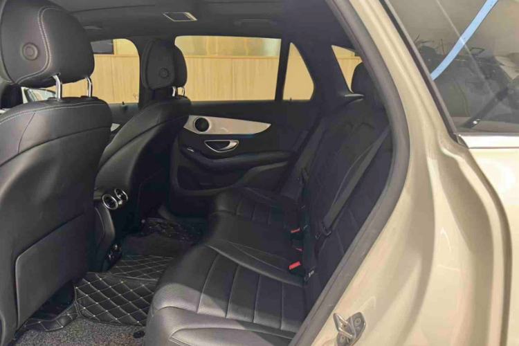 Used Mercedes-Benz GLC 2019 GLC 200 L 4MATIC Interior 3