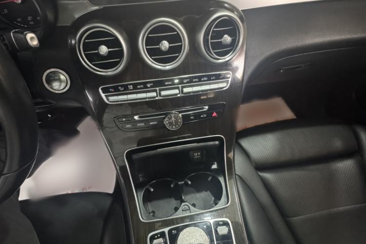 Used Mercedes-Benz GLC 2019 GLC 260 L 4MATIC Dynamic Model Interior 3
