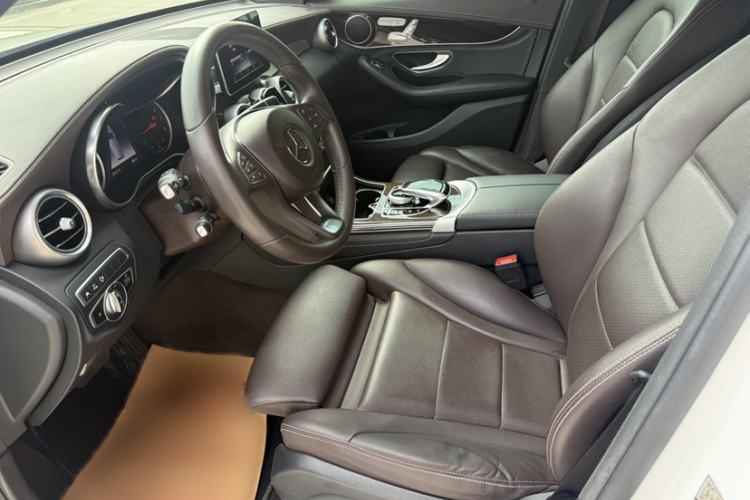 Used Mercedes-Benz GLC 2019 Facelift GLC 260 L 4MATIC Luxury Model Interior 3