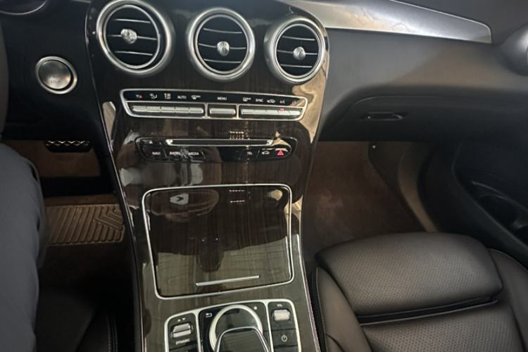 Used Mercedes-Benz GLC 2019 GLC 260 L 4MATIC Dynamic Model Interior 3