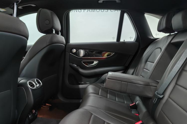 Used Mercedes-Benz GLC 2019 Facelift GLC 260 L 4MATIC Luxury Model Interior 3
