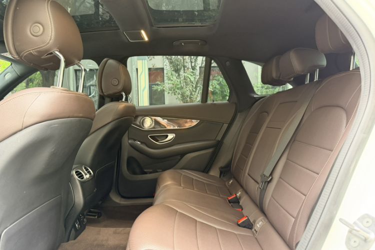 Used Mercedes-Benz GLC 2019 Facelift GLC 260 L 4MATIC Luxury Model Interior 3