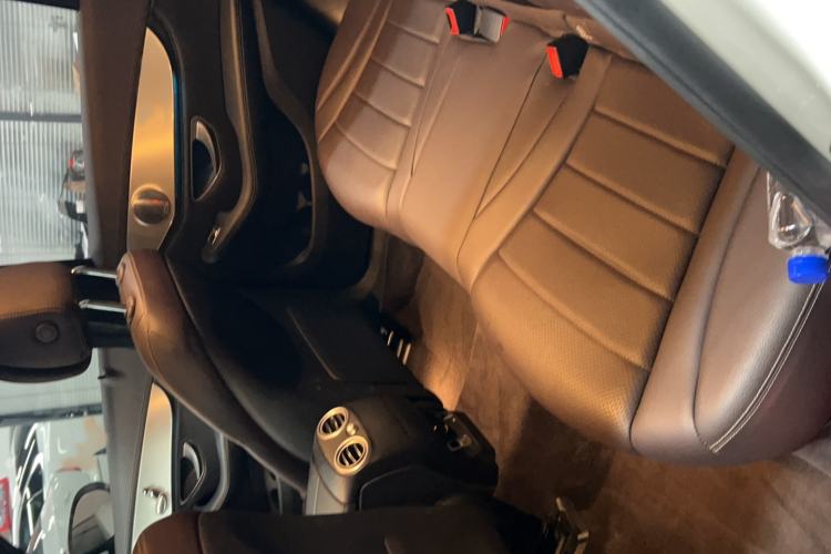 Used Mercedes-Benz GLC 2019 GLC 200 L 4MATIC Interior 3