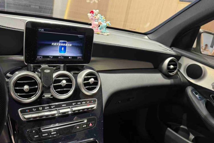 Used Mercedes-Benz GLC 2019 GLC 200 L 4MATIC Interior 5