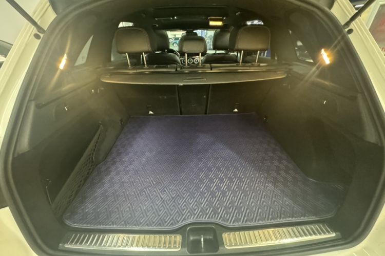 Used Mercedes-Benz GLC 2019 GLC 260 L 4MATIC Dynamic Model Interior 6